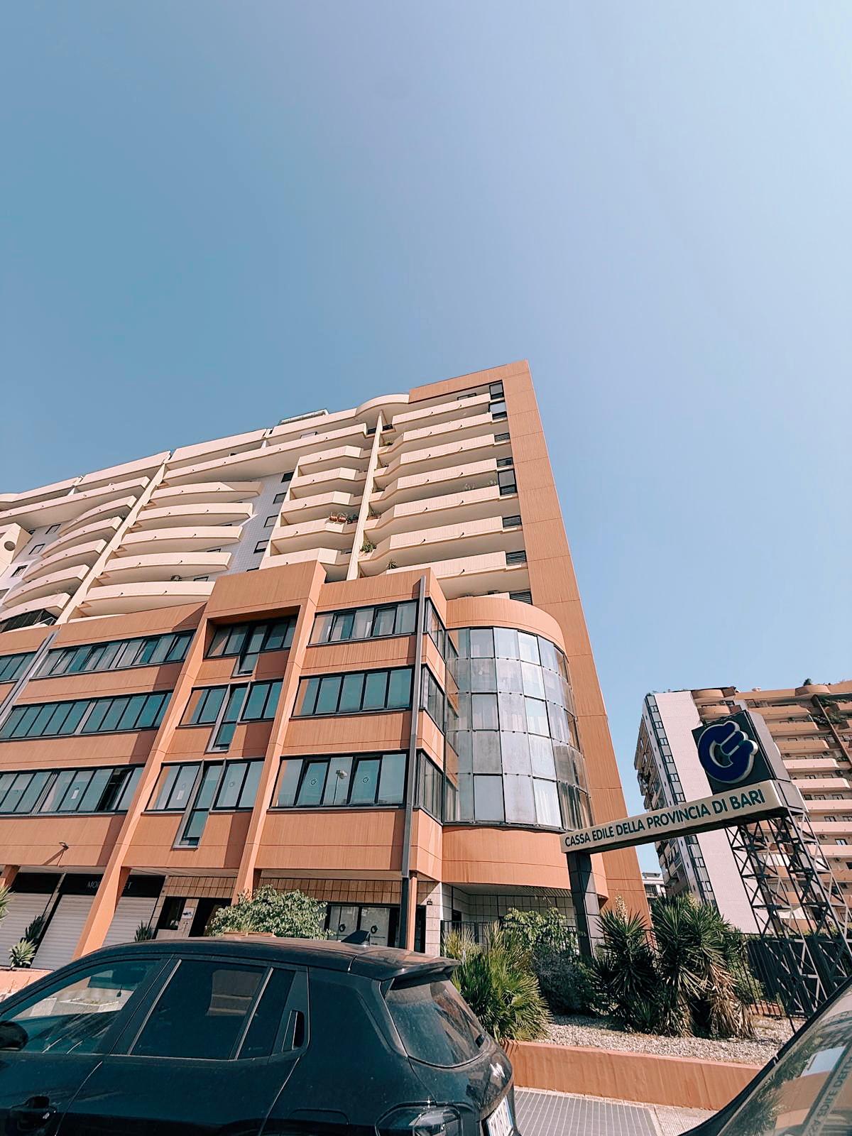 Riqualificazione edificio via Amendola Bari